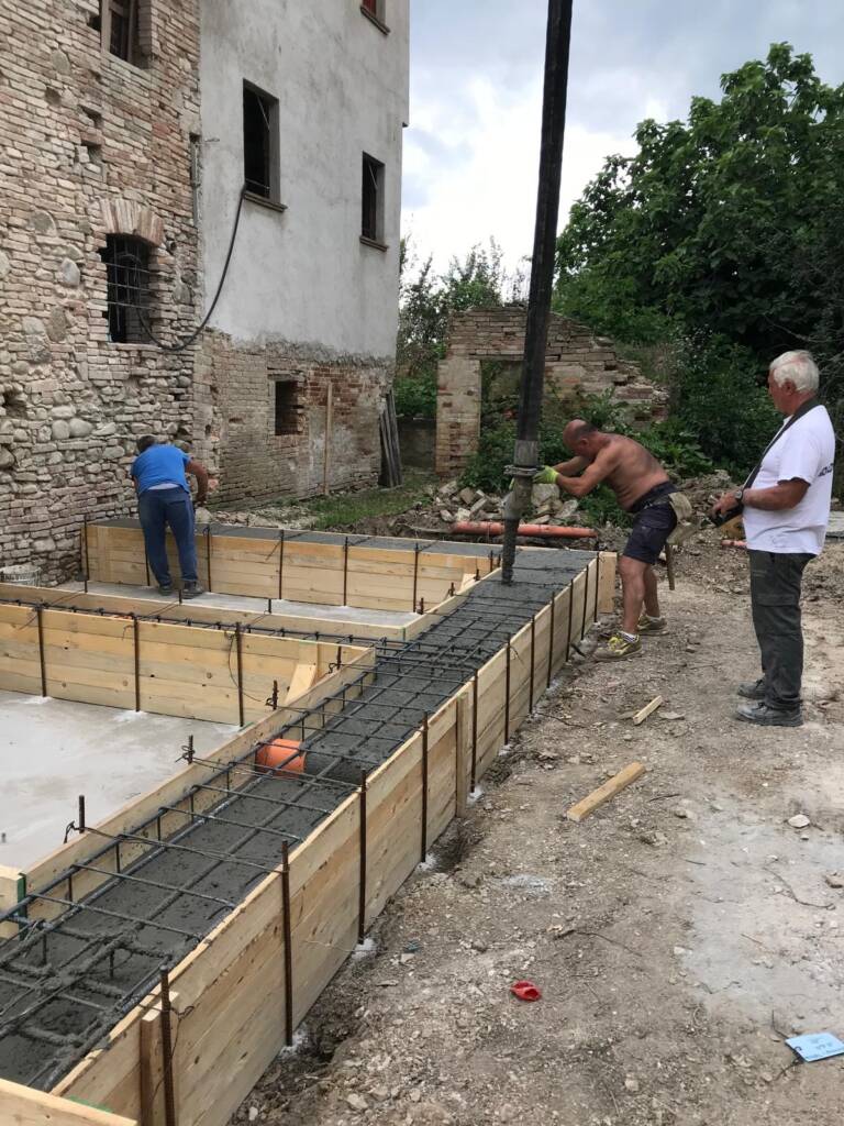 Restauro di casolari e annessi con finalità ad uso ricettivo in Toscana